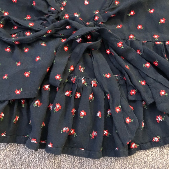 Brandy Melville Tie Front Top - Picture 3 of 4